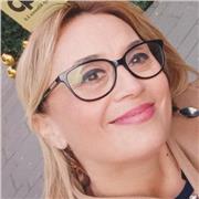 Dedico tutta me stessa da quasi 10 anni alla professione dell'insegnamento. 
Sono professionista dell'insegnamento dell'inglese.